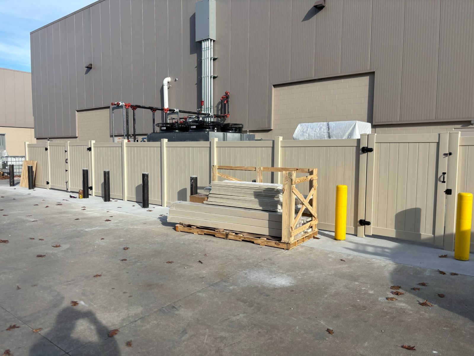 Commercial privacy fence installation